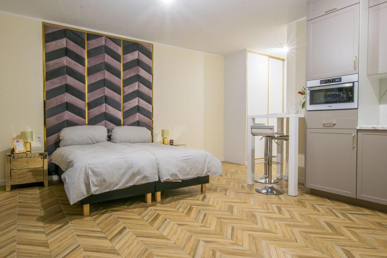 Central Apartments Goleniow Luxury Exterior photo